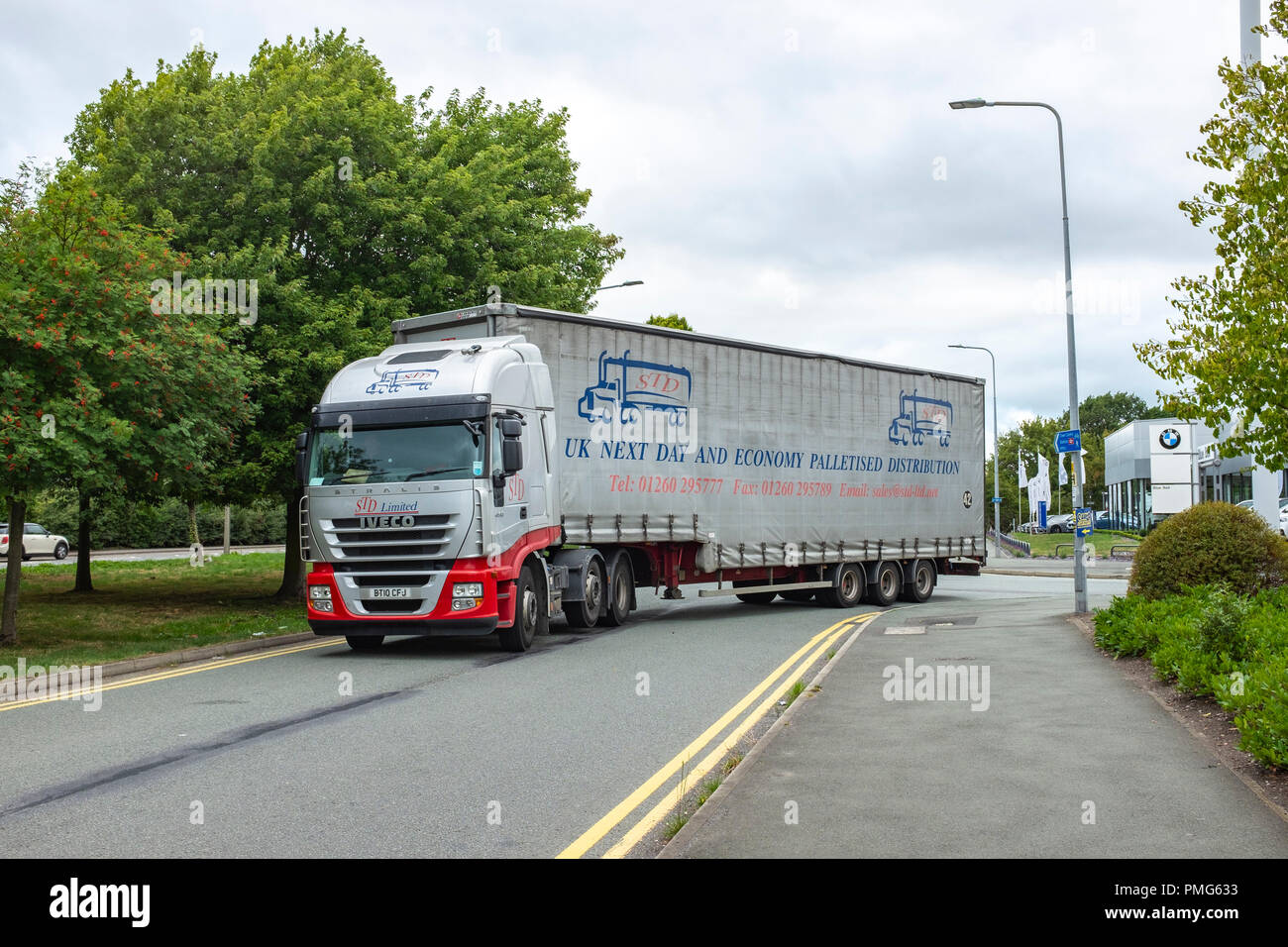 Distribution Lorry Std logo hi-res stock photography and images - Alamy