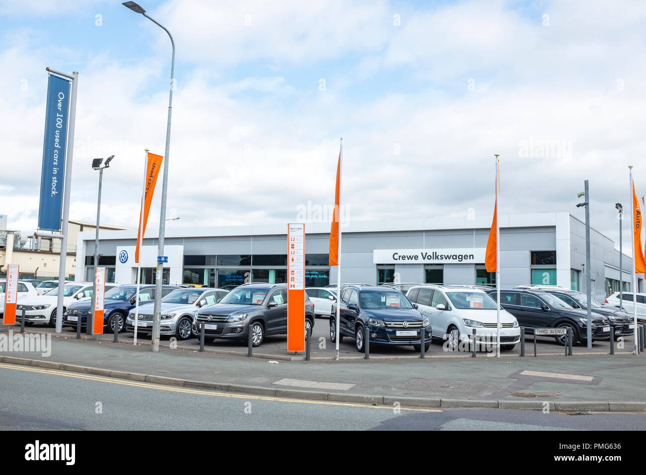 Uk car dealer hires stock photography and images Alamy
