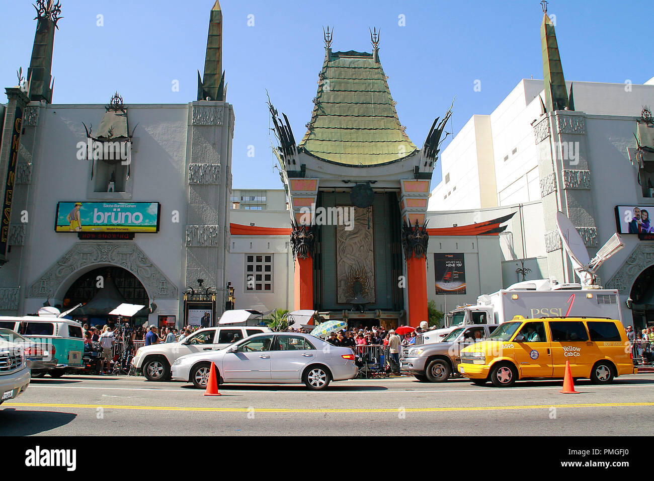 Media and fans converge on the Hollywood walk of fame to pay their respects to Michael Jackson at the make-shift shrine created on top of his Star in front of Grauman's Chinese Theatre in Hollywood, CA, June 27, 2009.  © Joseph Martinez / Picturelux - All Rights Reserved  File Reference # 30035 007PLX   For Editorial Use Only -  All Rights Reserved Stock Photo