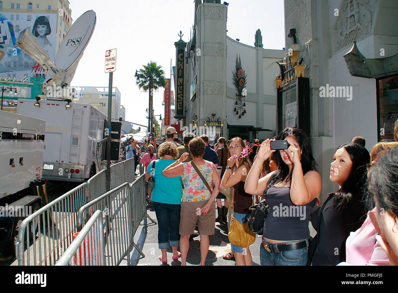 Media and fans converge on the Hollywood walk of fame to pay their respects to Michael Jackson at the make-shift shrine created on top of his Star in front of Grauman's Chinese Theatre in Hollywood, CA, June 27, 2009.  © Joseph Martinez / Picturelux - All Rights Reserved  File Reference # 30035 016PLX   For Editorial Use Only -  All Rights Reserved Stock Photo