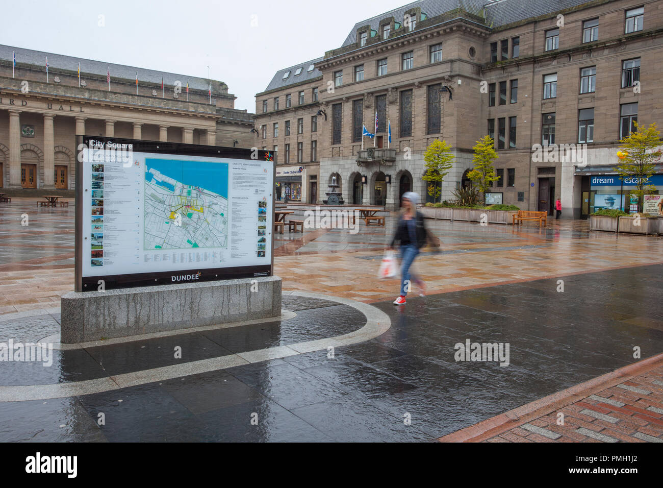 Dundee, Scotland. UK Weather 18/09/2018. Rainy start to the day in the