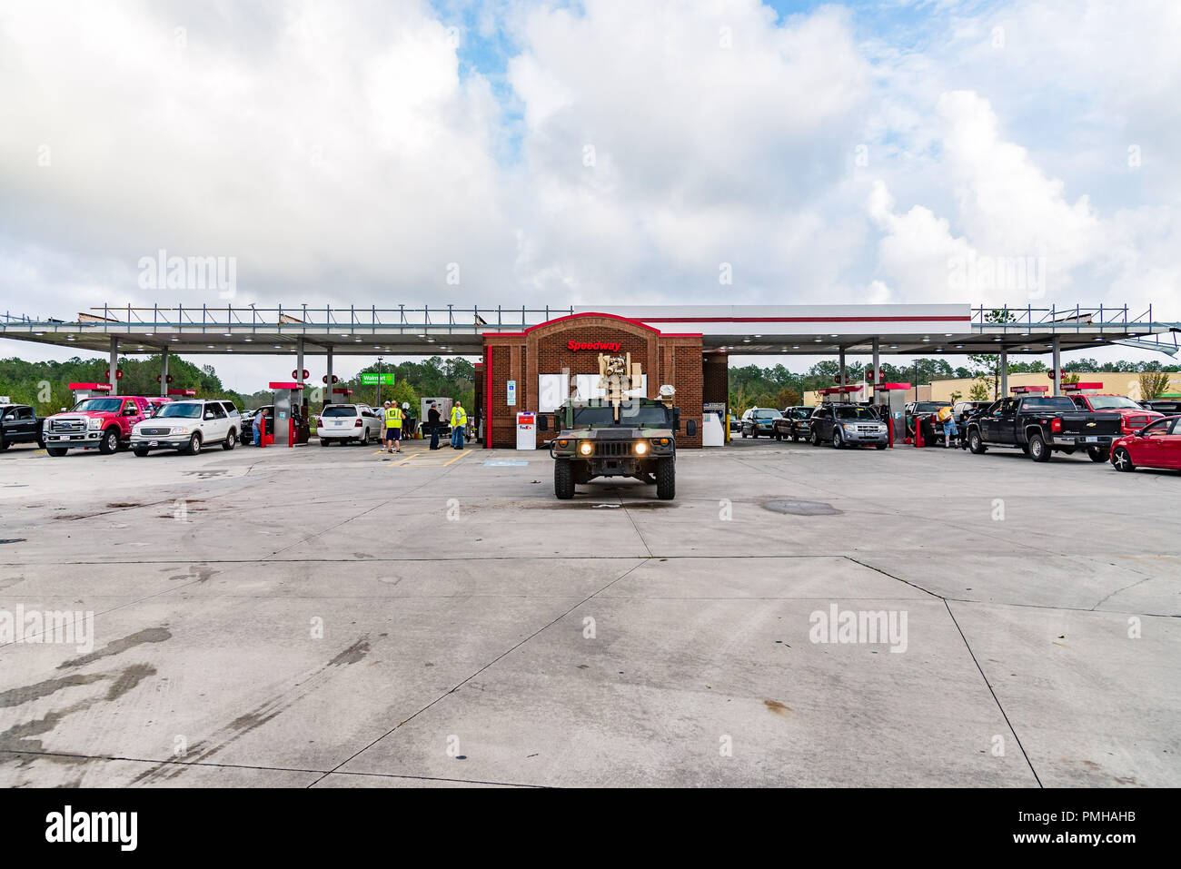 Maryland, USA. 26th Sep, 2018. September 16, 2018, Newport, NC- Local and US Military police were on guard and organizing distribution of fuel at Speedway fueling station on US-70 at Roberts Rd. Credit: Michael Jordan/ZUMA Wire/Alamy Live News Stock Photo