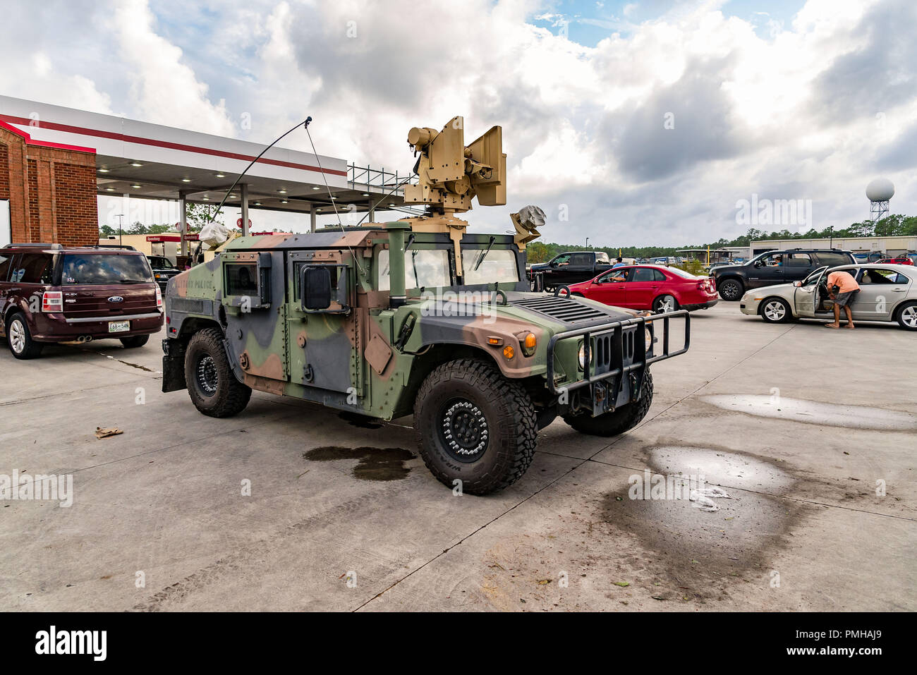 Maryland, USA. 16th Sep, 2018. September 16, 2018, Newport, NC- Local and US Military police were on guard and organizing distribution of fuel at Speedway fueling station on US-70 at Roberts Rd. Credit: Michael Jordan/ZUMA Wire/Alamy Live News Stock Photo
