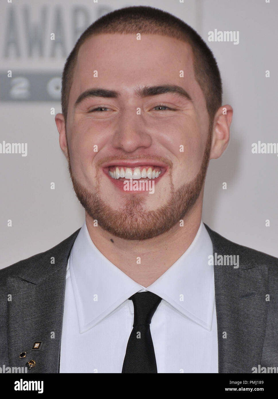 Mike Posner at the 2010 American Music Awards - Arrivals held at the ...