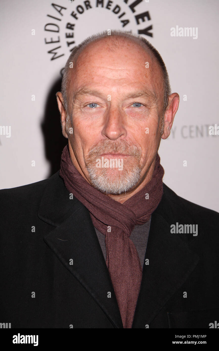 Corbin bernsen psych hi-res stock photography and images - Alamy