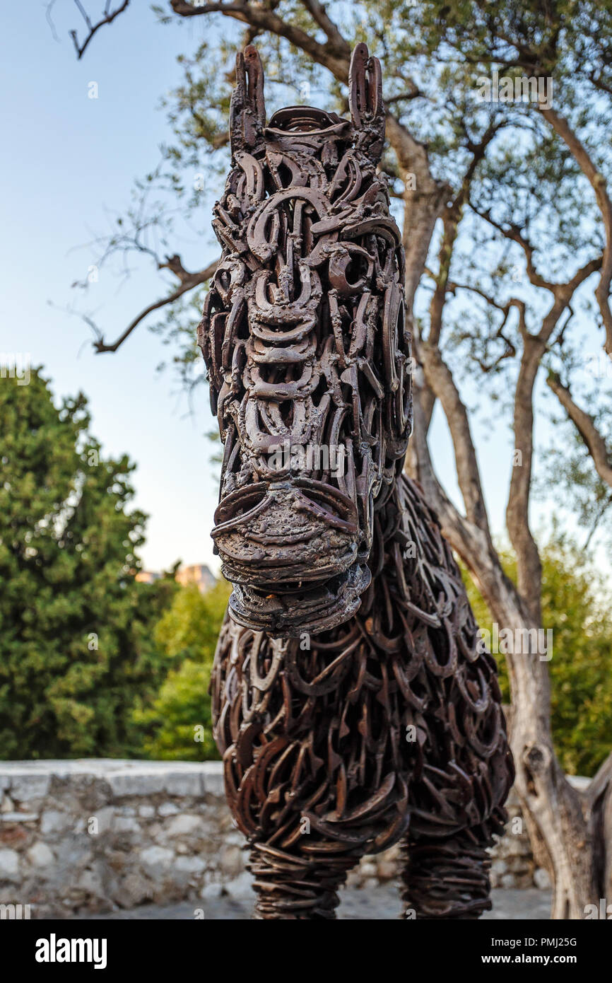 Horseshoe [made of metal] hires stock photography and images Alamy