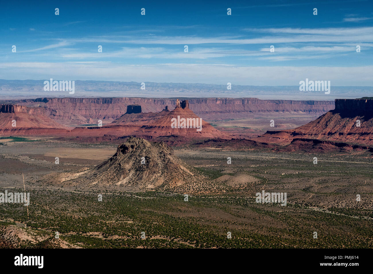 The view into Castle Valley from the Porcupine Rim Trail, located near