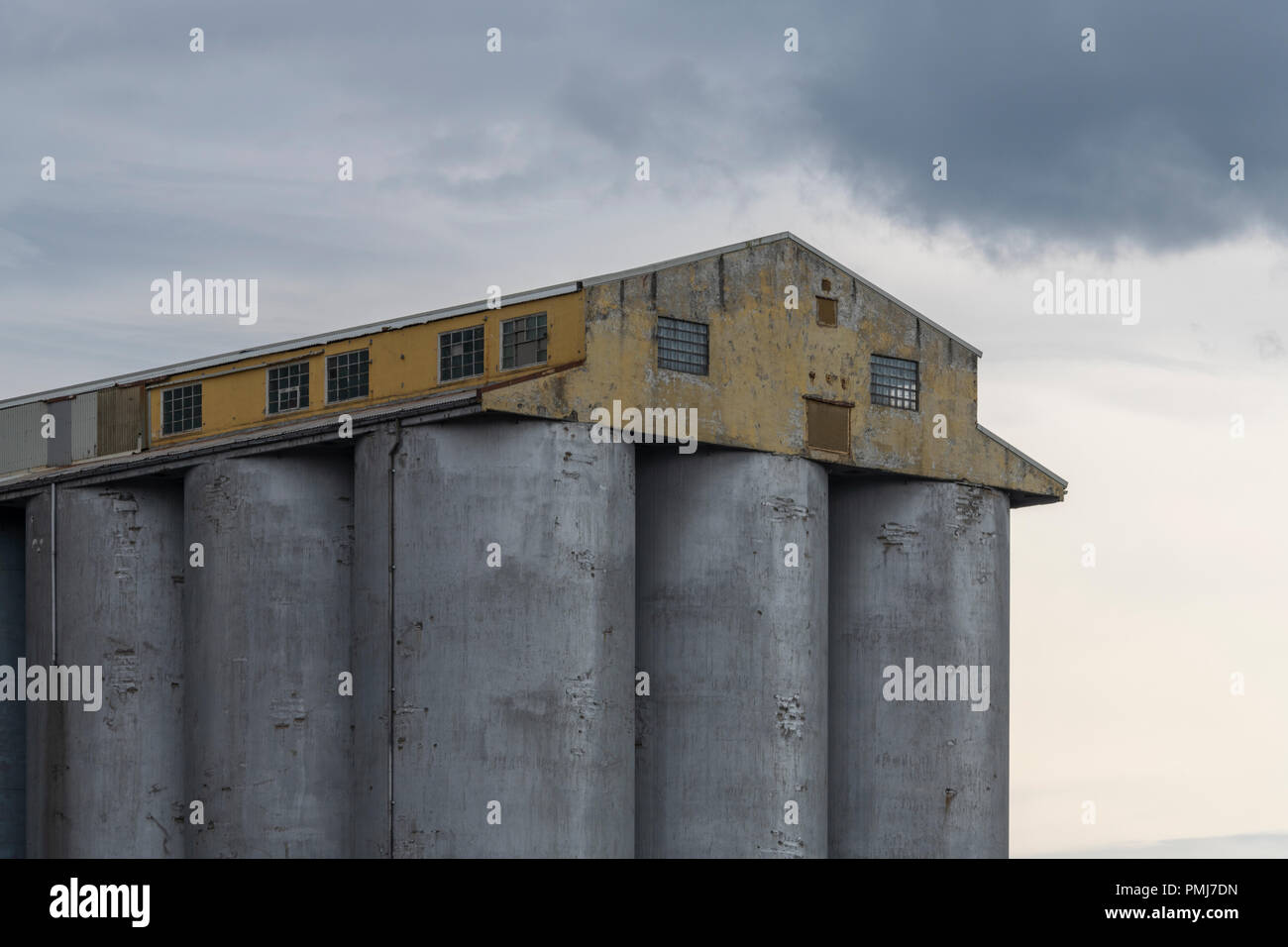 Gigantic grain silo hires stock photography and images Alamy