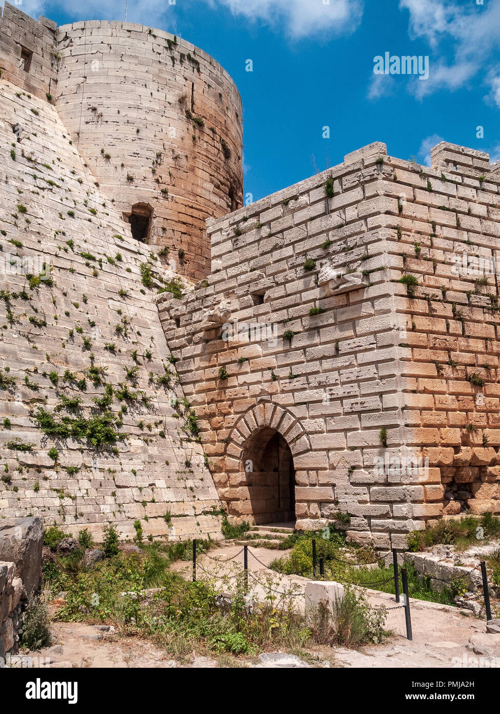 Krak des Chevaliers, formerly Crac de l'Ospital is a Crusader castle in ...