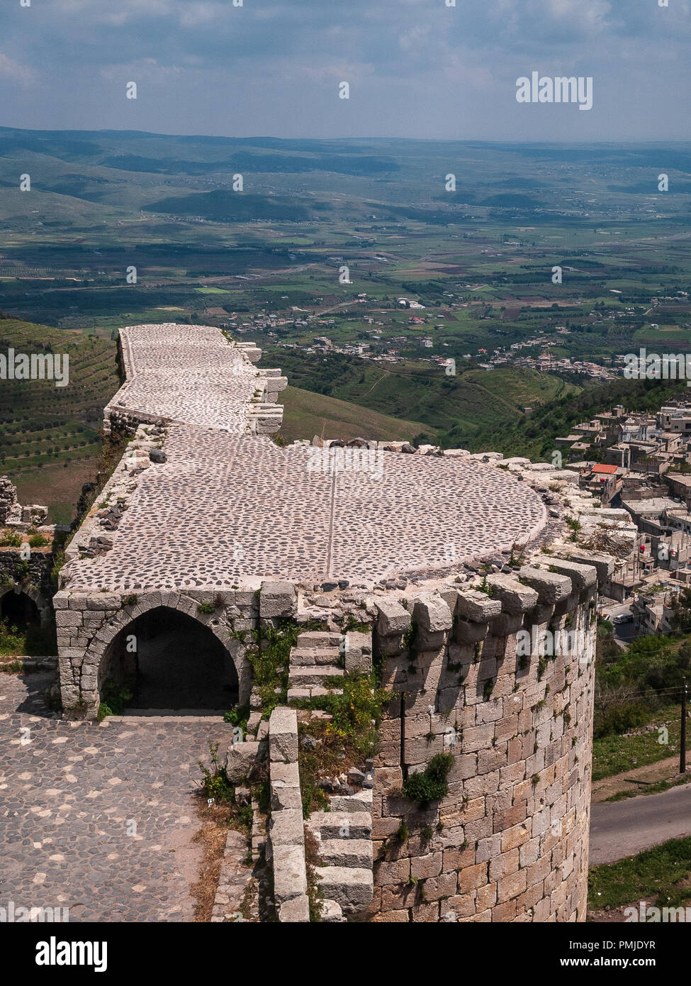 Krak des Chevaliers, formerly Crac de l'Ospital is a Crusader castle in ...