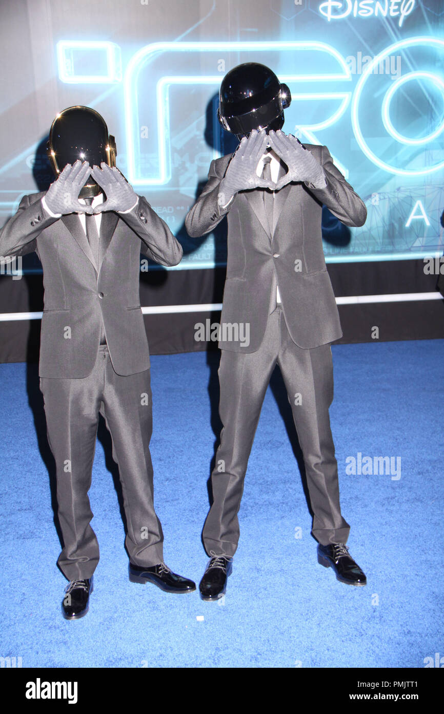 Daft Punk 12 11 2010 Tron Legacy Premiere El Capitantheatre Hollywood Photo Izumi Hasegawa Hnw File Reference 30756 166plx For Editorial Use Only All Rights Reserved Stock Photo Alamy