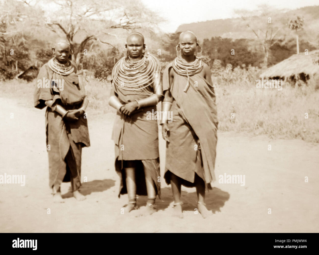 maasai-women-kenya-africa-early-1900s-PMJWW4.jpg