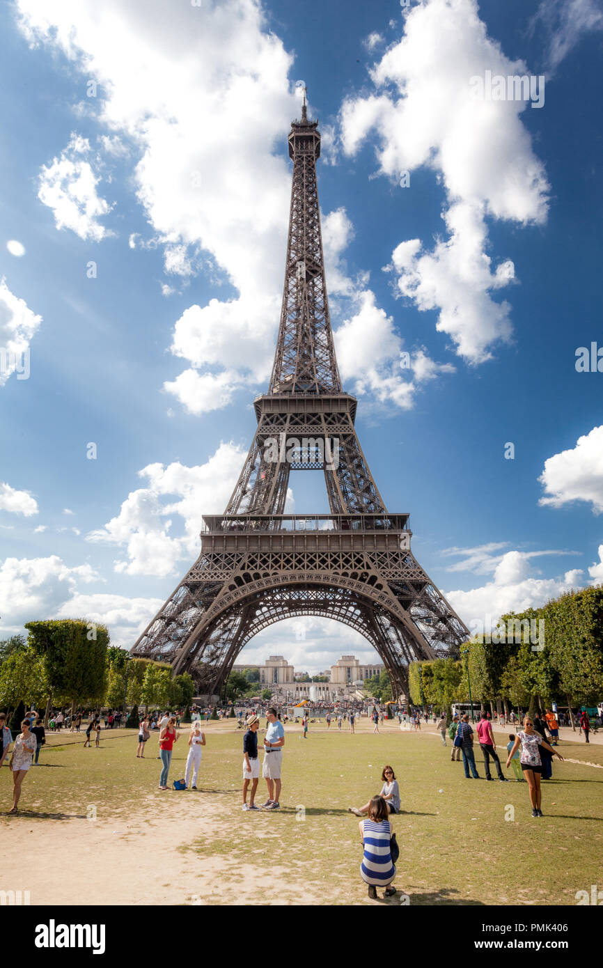 walking through the streets of Paris, Tour Eiffel Stock Photo