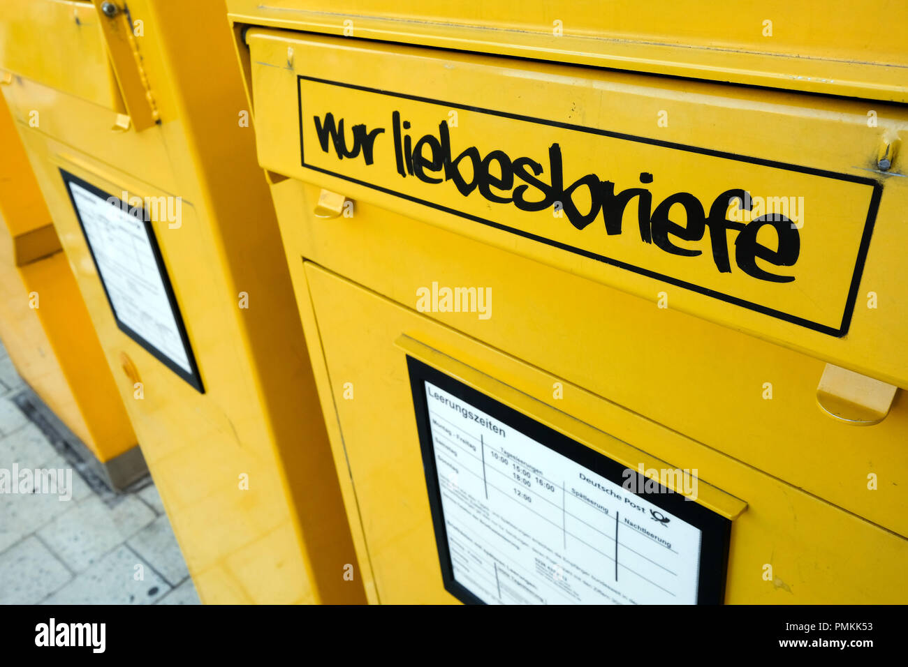 Öffentlich High Resolution Stock Photography and Images - Alamy