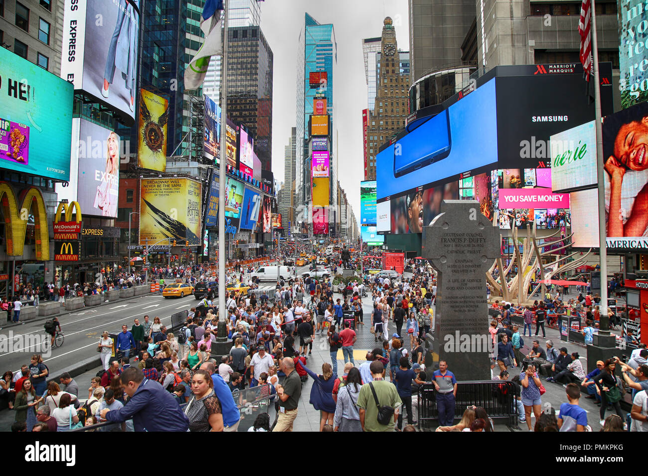 New York Usa August 18 Crowded With Many People Walking Times Square With Huge Number Of Led Signs Is A Symbol Of New York City In Manhatta Stock Photo Alamy New York Usa August 18 Crowded With Many People Walking Times Square With Huge Number Of Led Signs Is A Symbol Of New York City In Manhatta Stock Photo Alamy