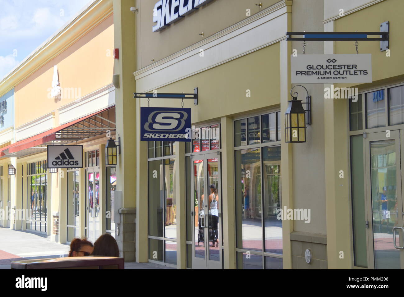 skechers chicago premium outlets