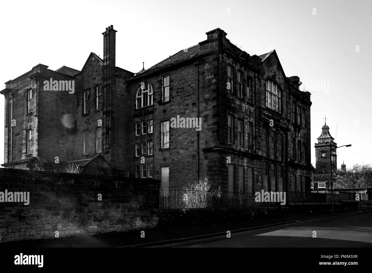 Sir John Maxwell Primary School Taken from Christian Street, Pollokshaws. GLASGOW, SCOTLAND. Stock Photo
