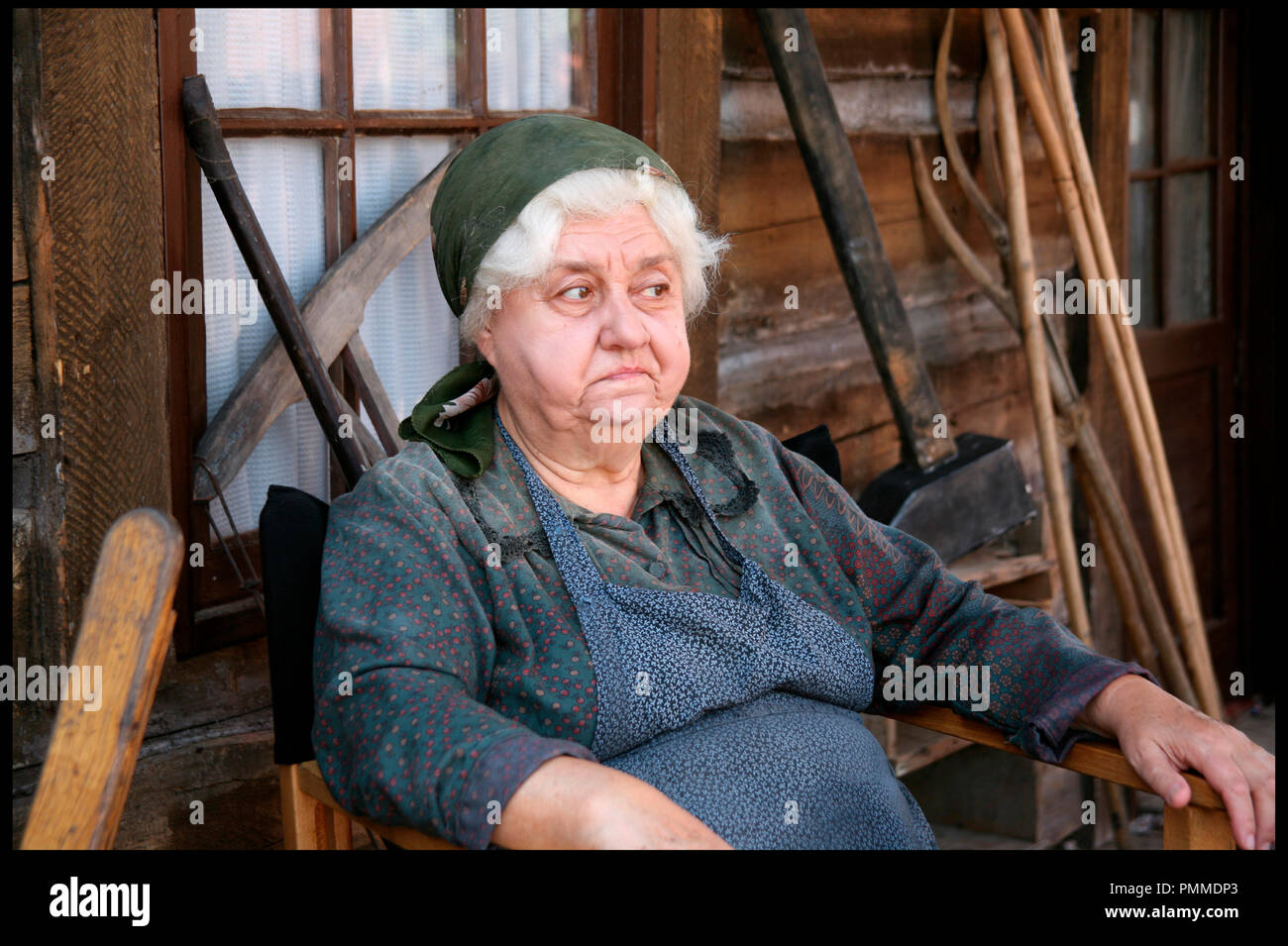 Au Diable Staline Vive Les Mariés Fichu Stock Photos & Fichu Stock Images - Alamy
