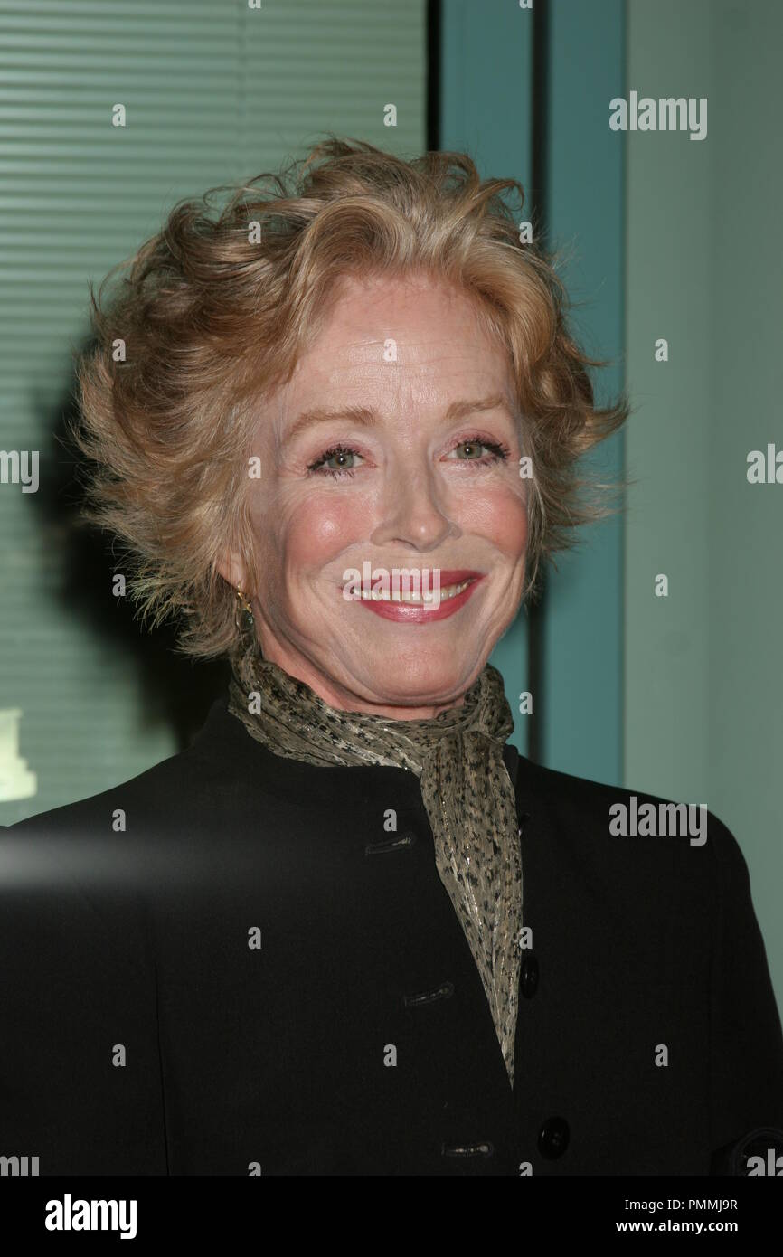 Holland taylor two half men hi res stock photography and images Alamy