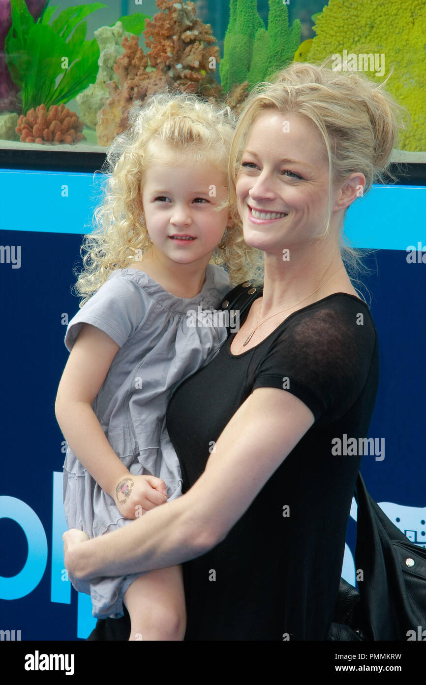 Teri polo and bayley hi-res stock photography and images - Alamy