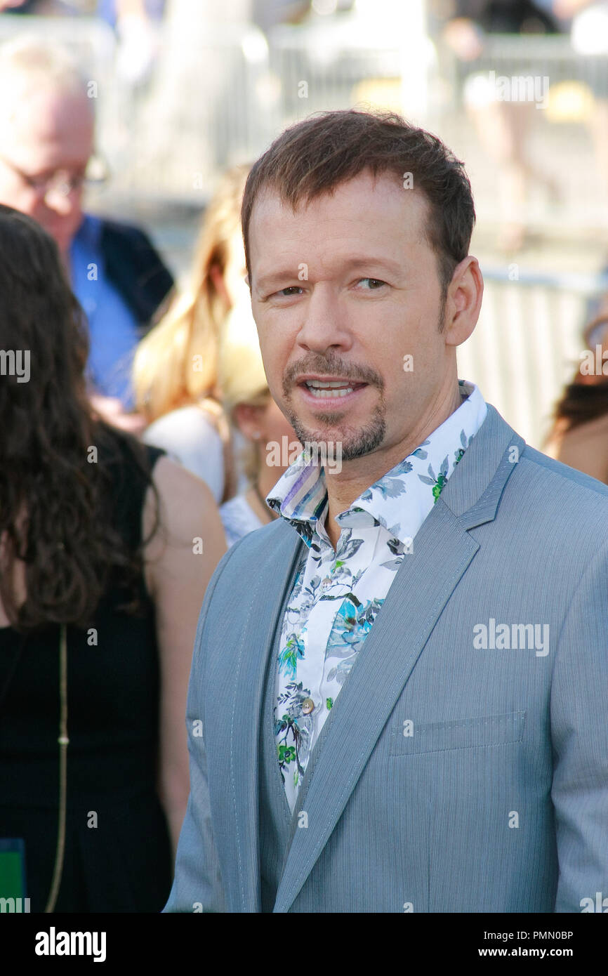 Donny Wahlberg Donny Wahlberg at the World Premiere of Columbia Pictures and Metro