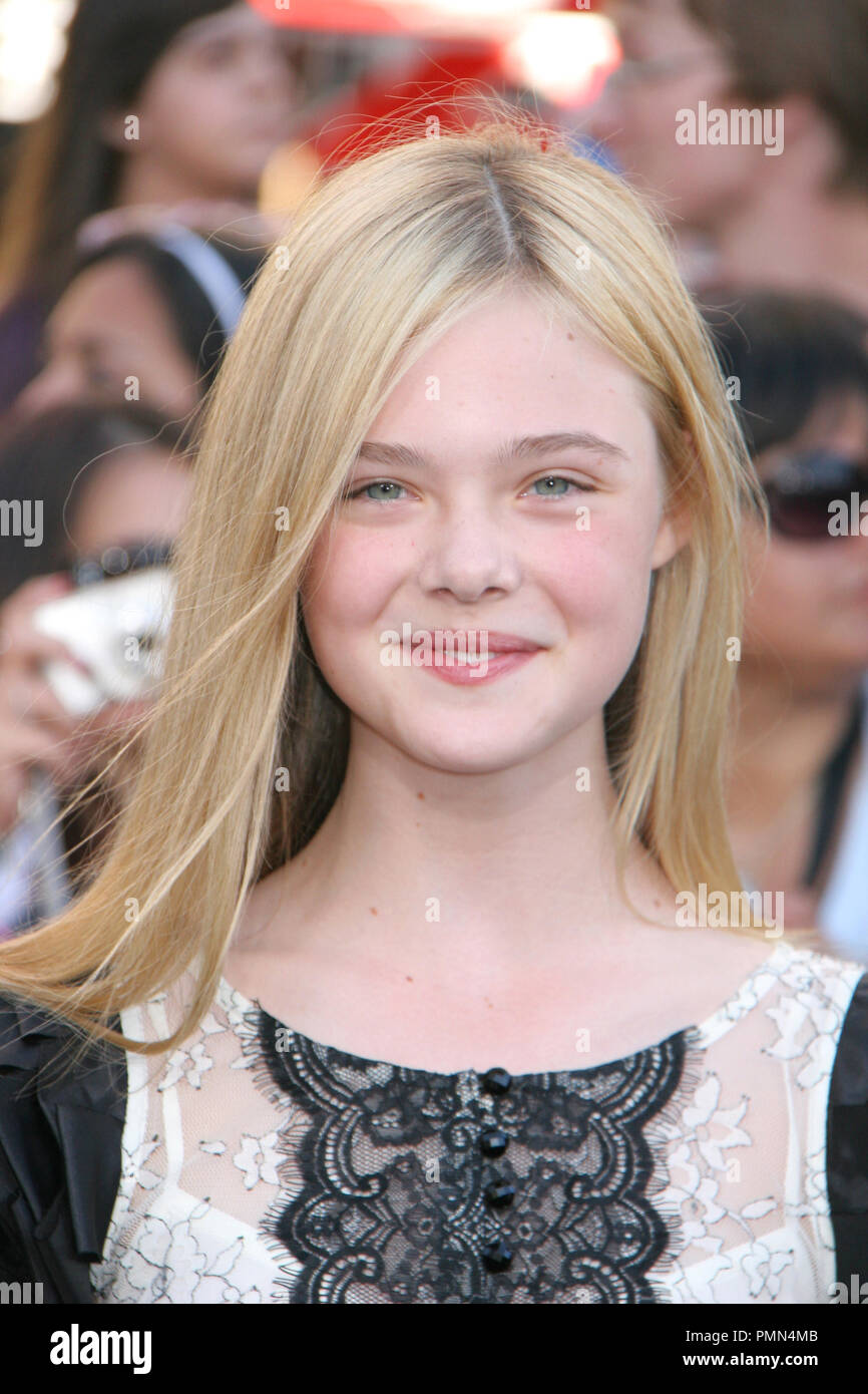 Elle Fanning 06/24/2010 "The Twilight Saga: Eclipse" Premiere @Nokia ...
