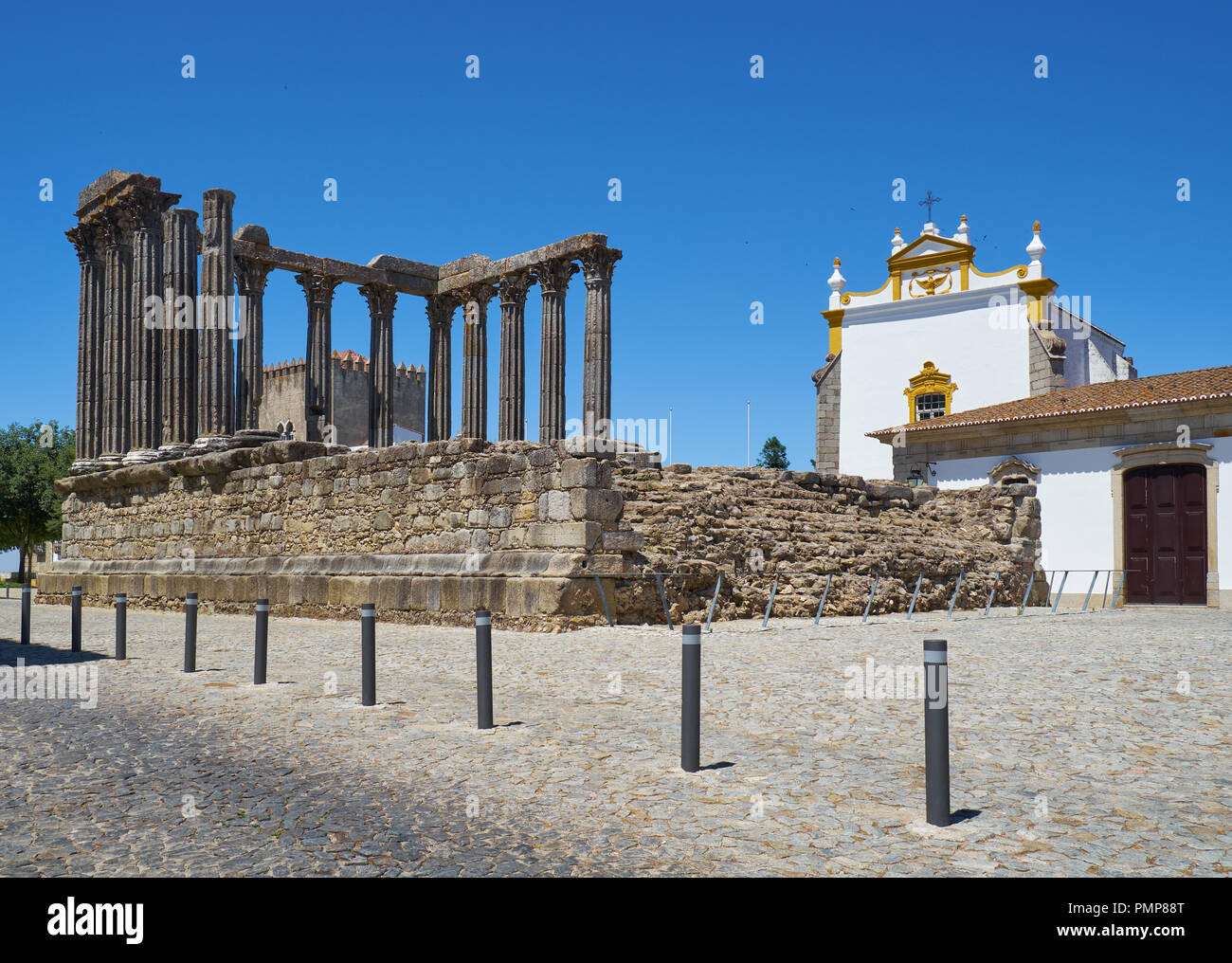 temple-of-diana-the-roman-temple-of-evora-dedicated-to-the-cult-of