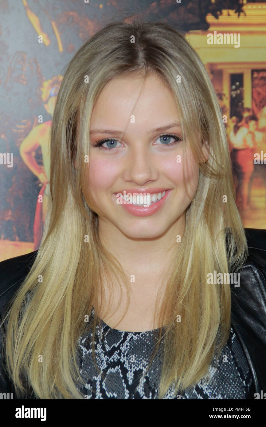 Gracie Dzienny at the Premiere of Paramount Pictures' "Fun Size