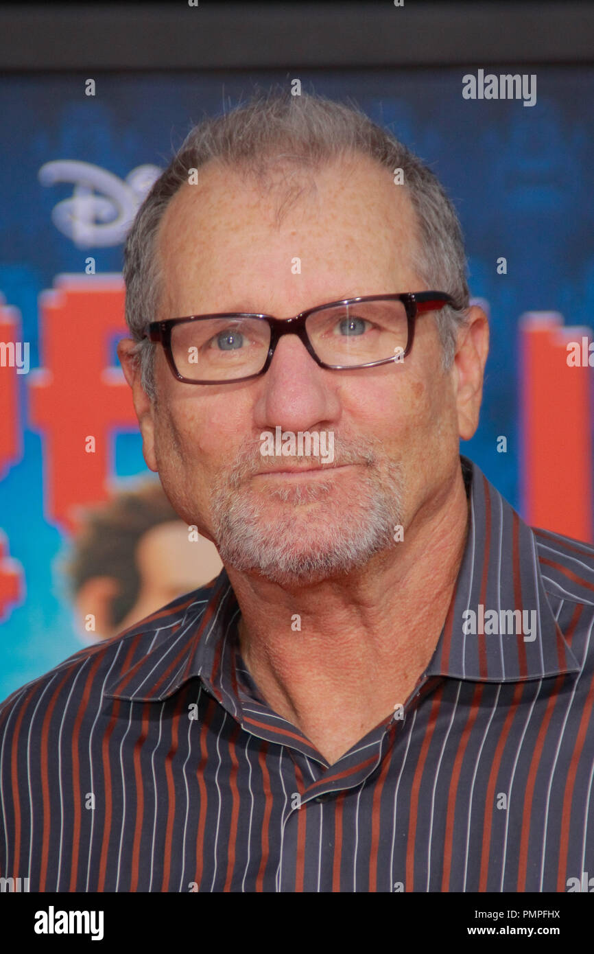 Ed o'neill portrait hi-res stock photography and images - Alamy