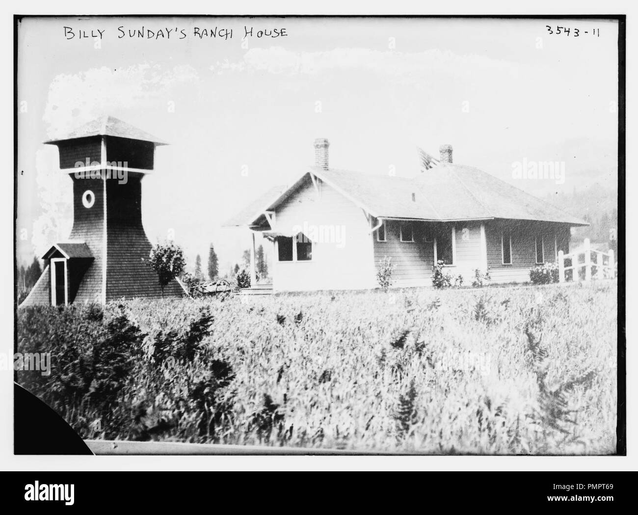 Sundays Black and White Stock Photos & Images - Alamy