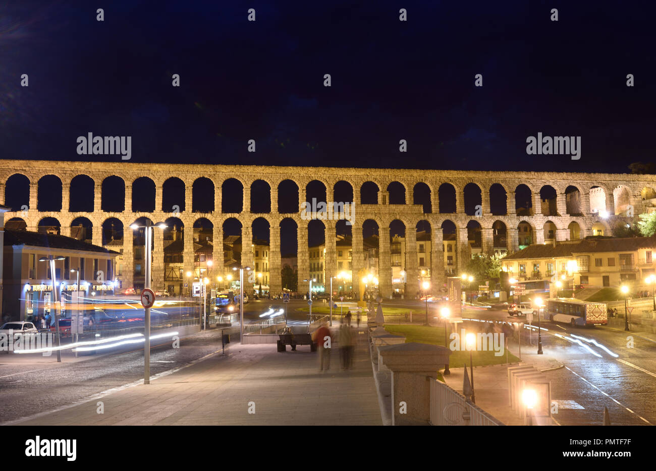 Night in the Roman aqueduct of Segovia, Castilla-Leon,Spain Stock Photo ...