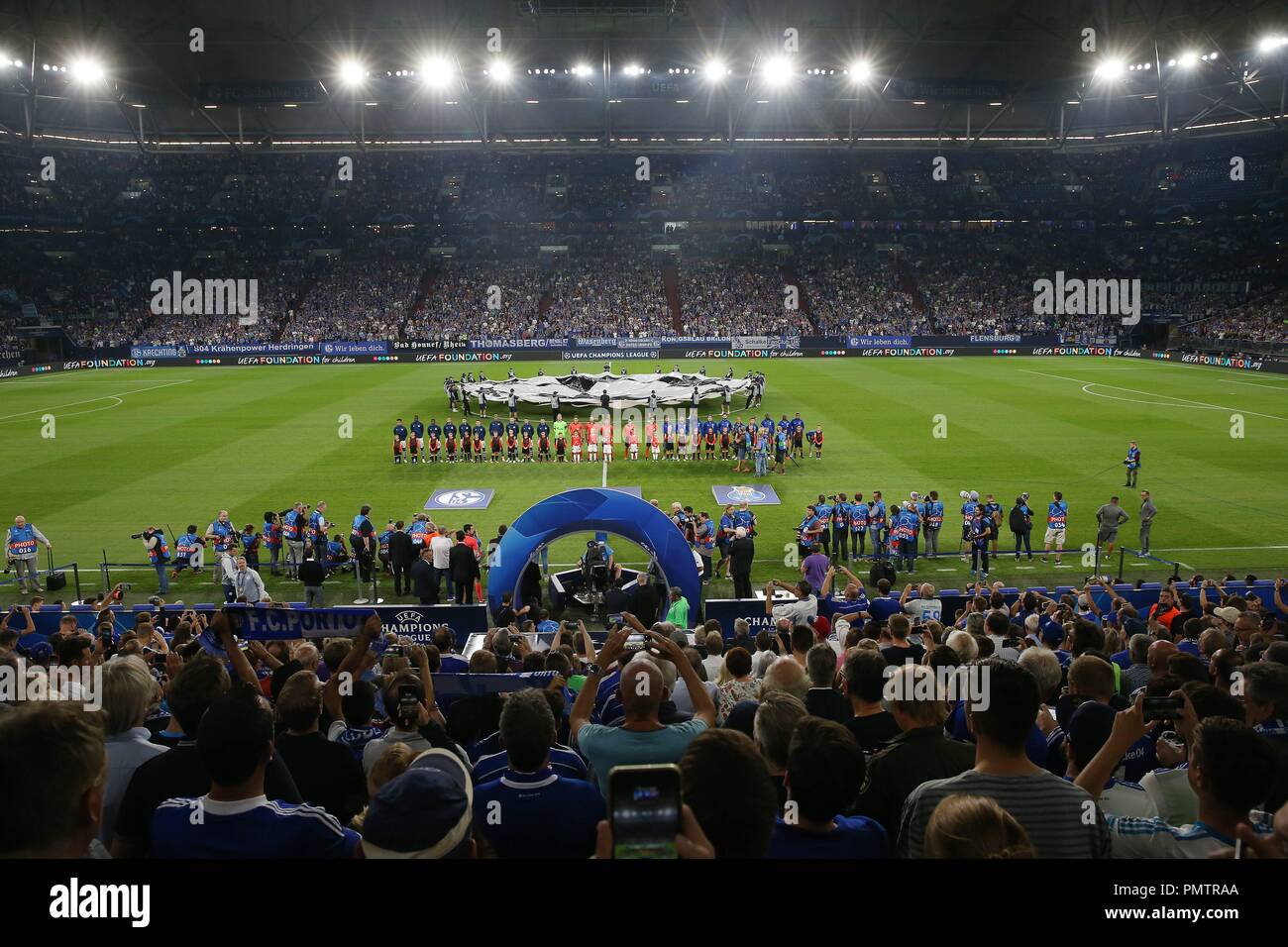 Gelsenkirchen Deutschland 18th Sep 18 Firo 18 09 18 Football 1 Bundesliga Season 18 19 Uefa Champions Gelsenkirchen Deutschland 18th Sep 18 Firo 18 09 18 Football 1 Bundesliga Season 18 19 Uefa Champions