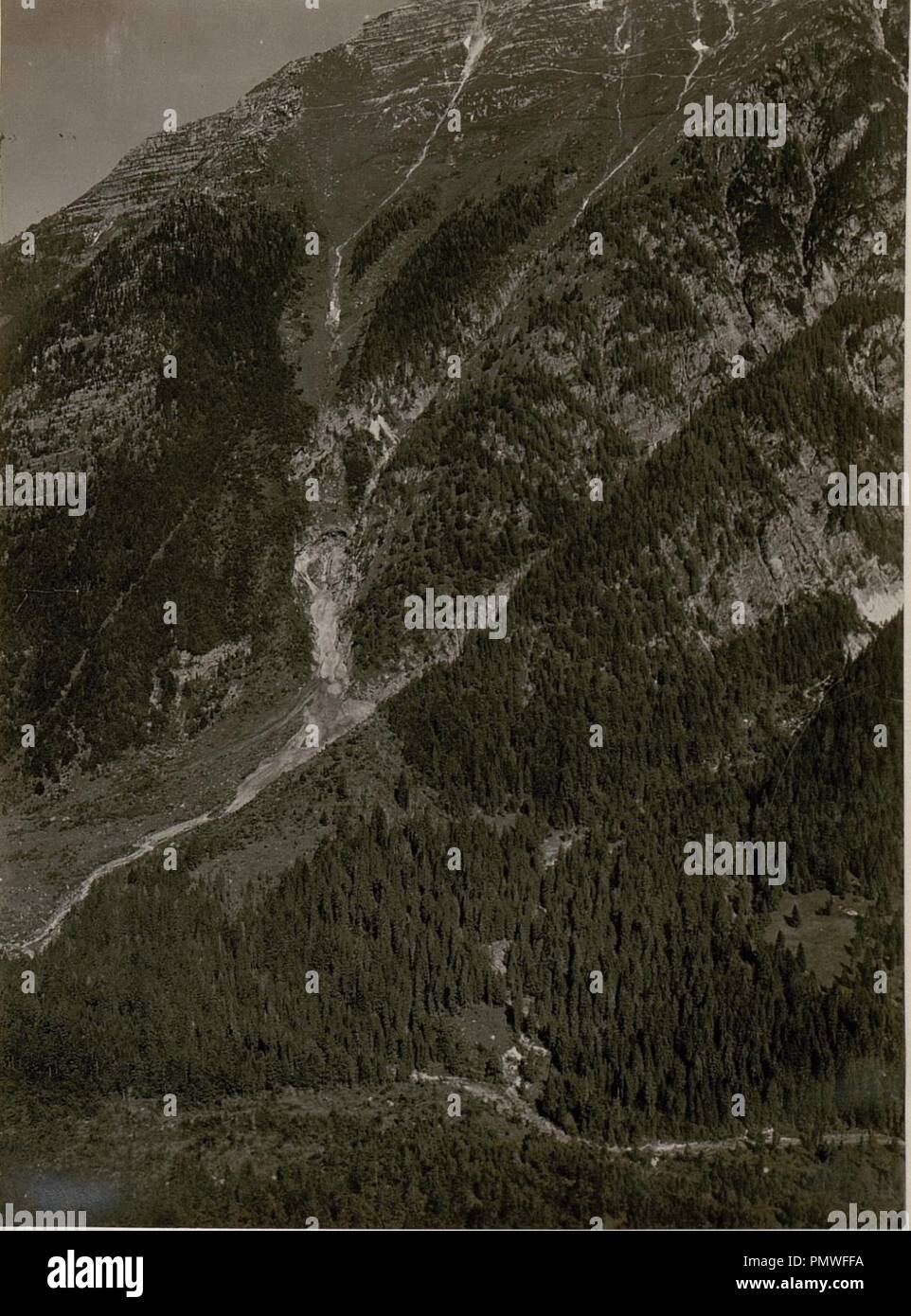 Blick von der deutschen Kanzel auf das Seebachtal, Grenzwiese mit dem Gregnedulhang. (15-7.1917.) Stock Photo