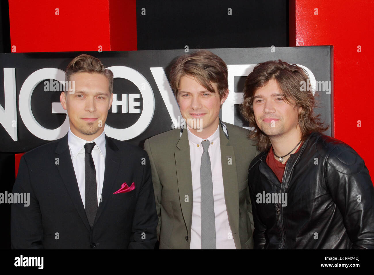 Isaac, Taylor and Zac Hanson Pose With All 39 Members of Their Family