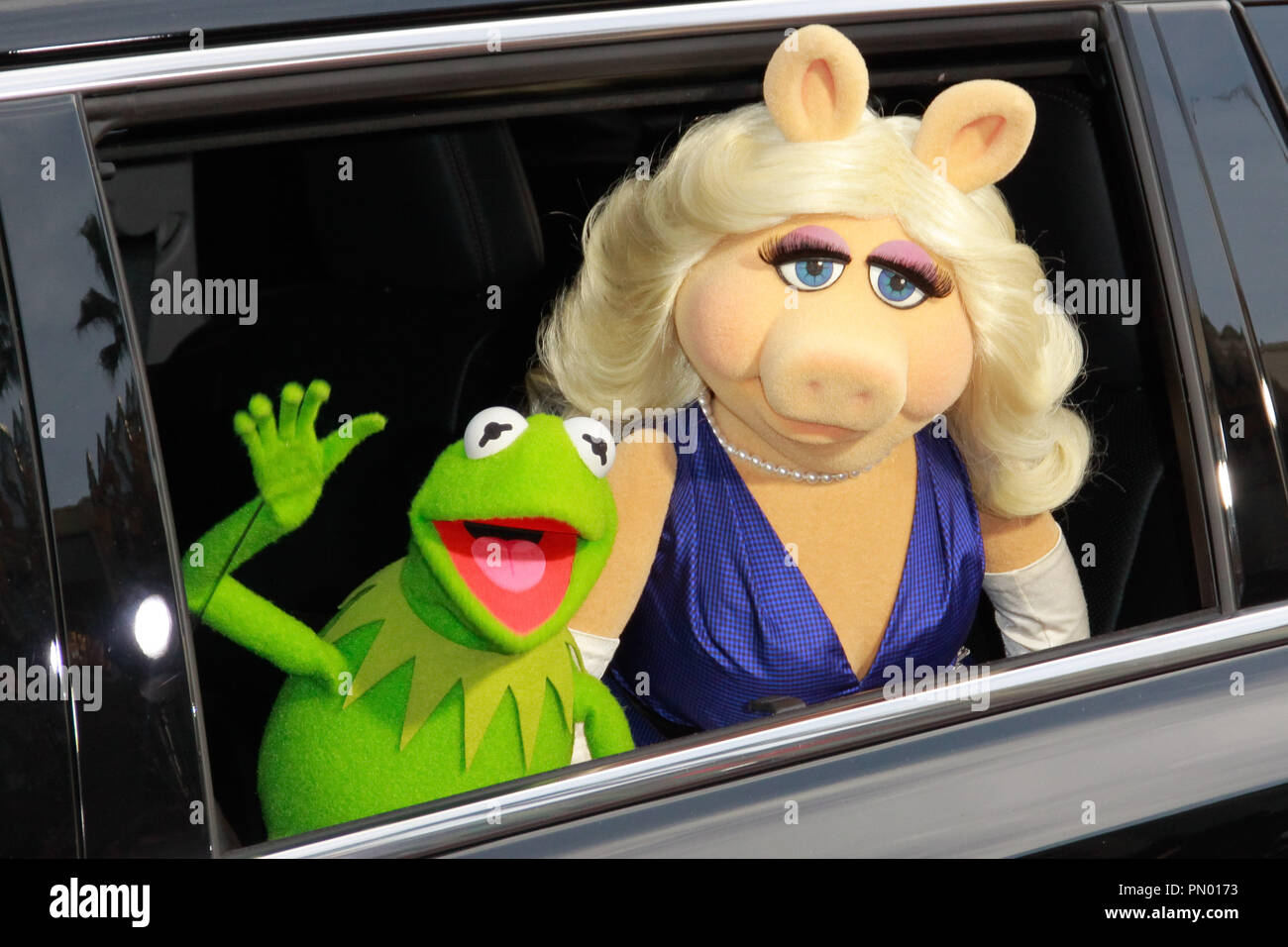 Miss piggy muppets 2011 hi-res stock photography and images - Alamy