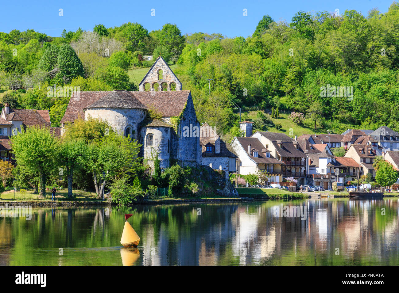 France, Correze, Dordogne valley,  Beaulieu sur Dordogne, Penitents chapel on Dordogne riverbank // France, Corrèze (19), vallée de la Dordogne, Beaul Stock Photo