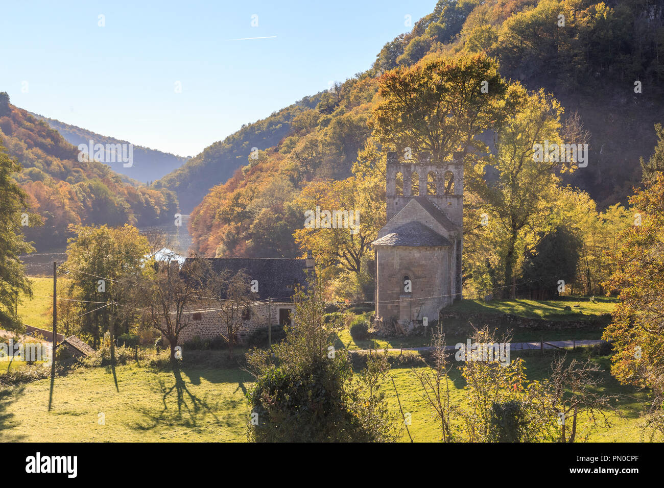 France, Correze, Dordogne valley, Servieres le Chateau, Gleny hamlet, Gleny chapel and Dordogne river // France, Corrèze (19), vallée de la Dordogne,  Stock Photo