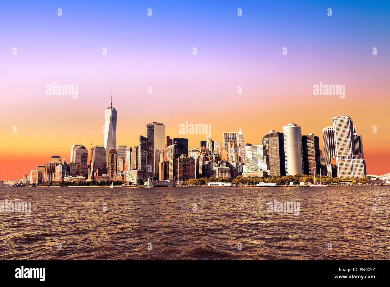 New york skyline sunset sunrise hi-res stock photography and images - Alamy