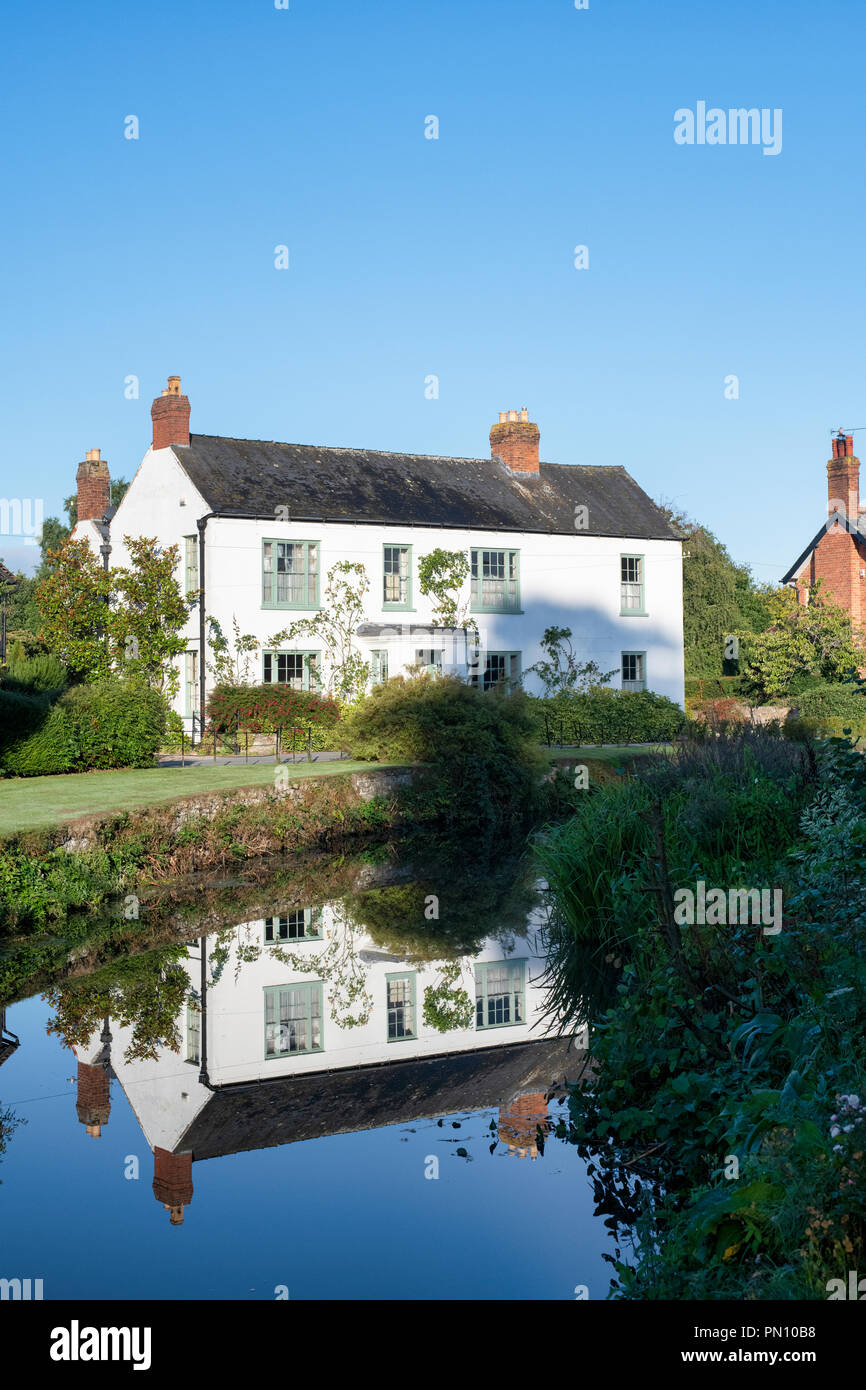 Village properties hires stock photography and images Alamy