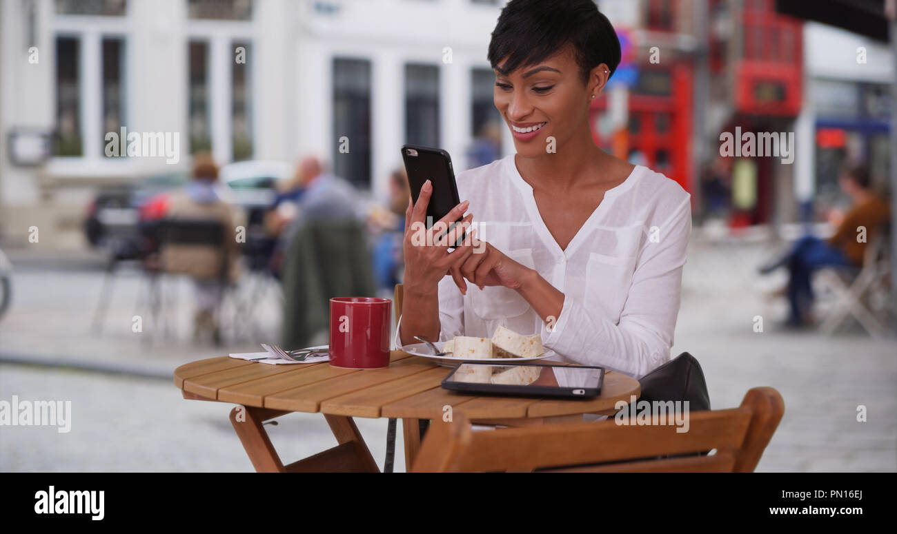 Black woman hispanic friend talking hi-res stock photography and images ...
