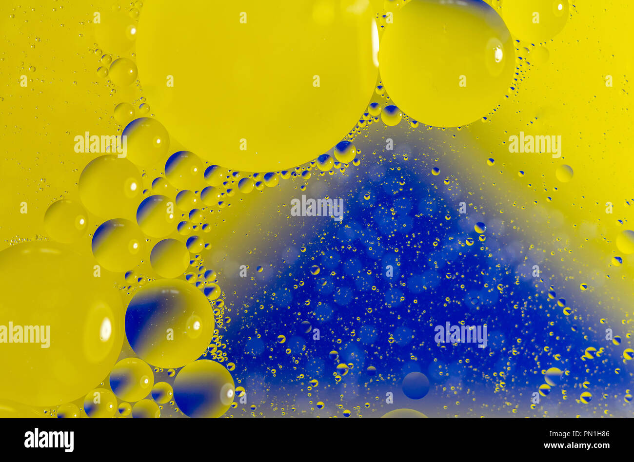 Oil and water colourful background hi-res stock photography and images ...