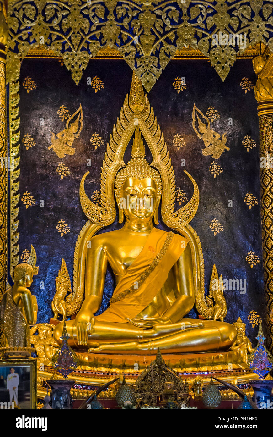 Golden Buddha inside Wat Phra Sri Rattana Mahathat, Phitsanulok, Northern Thailand Stock Photo