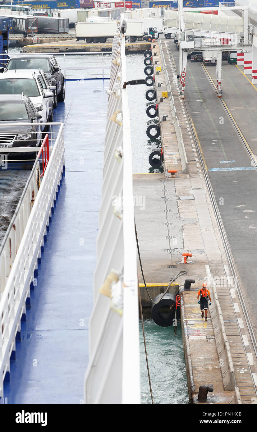 Port Worker Hi Res Stock Photography And Images Alamy Port Worker Hi Res Stock Photography And Images Alamy