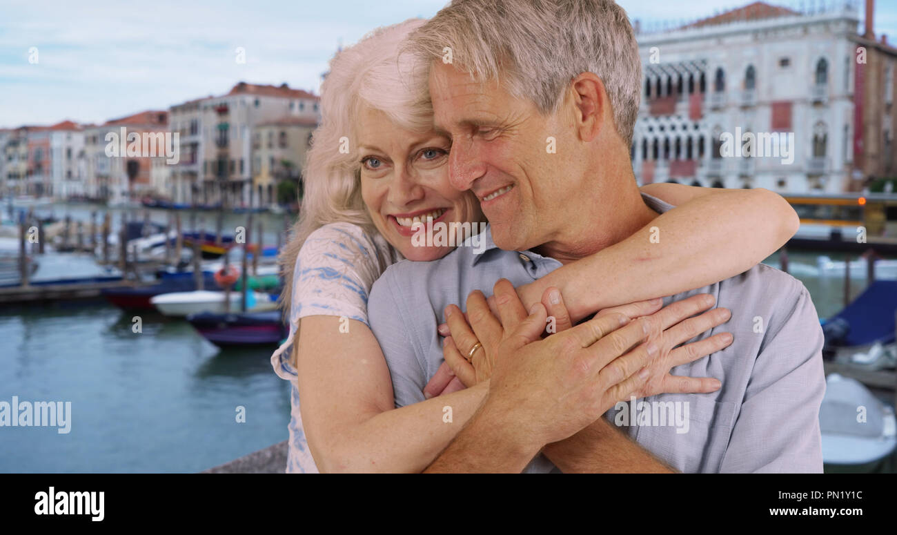 Married couple gondola venice hi-res stock photography and images - Alamy