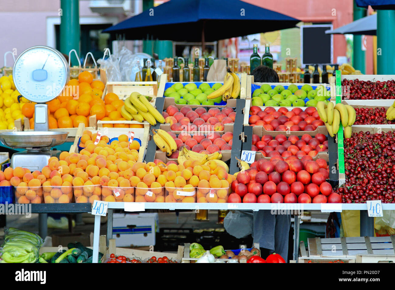 Fresh organic fruits at farmers market stall Stock Photo - Alamy