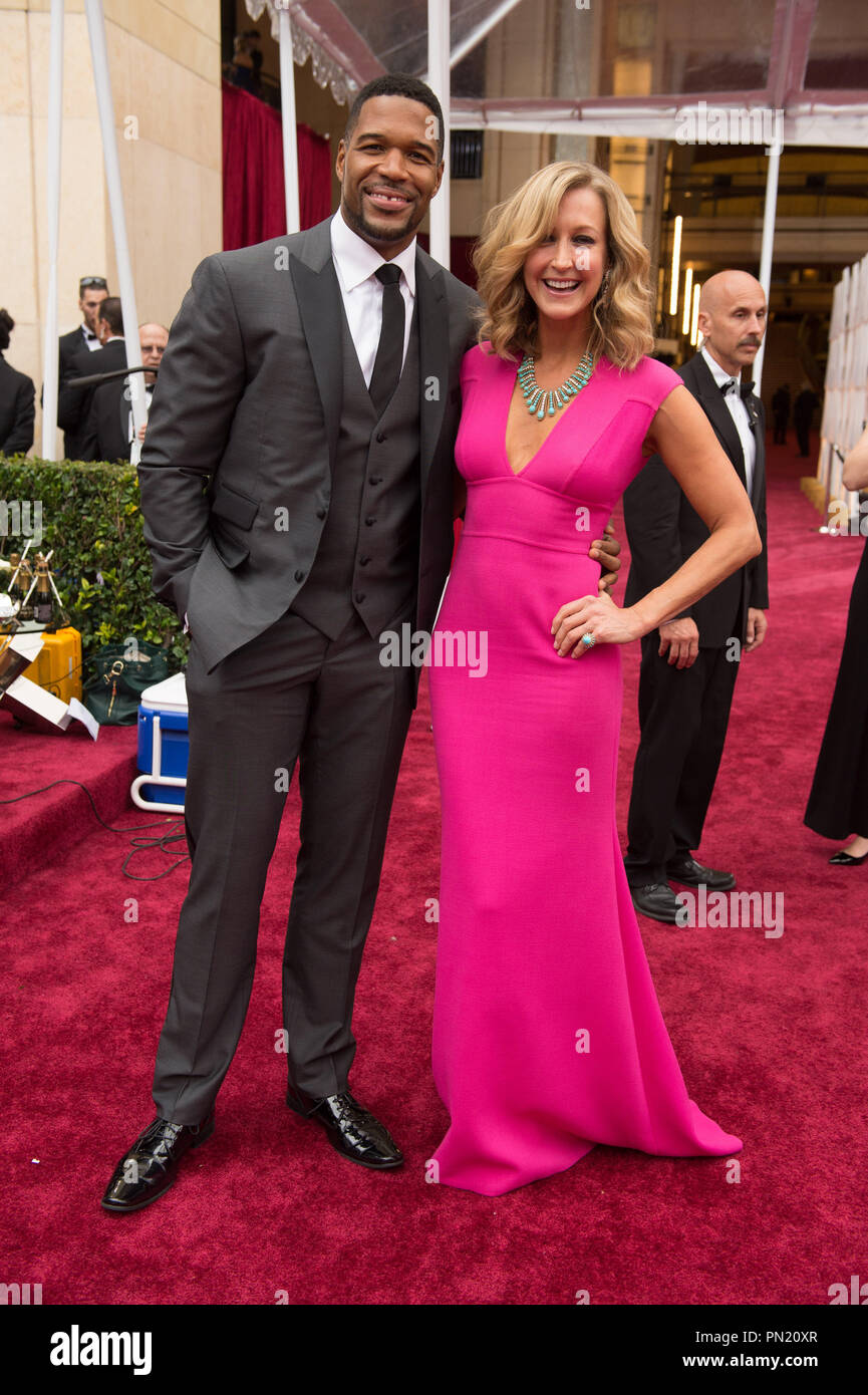 Television personalities Michael Strahan and Lara Spencer walk the Red Carpet before the live ABC Telecast of The 87th Oscars® at the Dolby® Theatre in Hollywood, CA on  Sunday, February 22, 2015.  File Reference # 32566 038THA  For Editorial Use Only -  All Rights Reserved Stock Photo