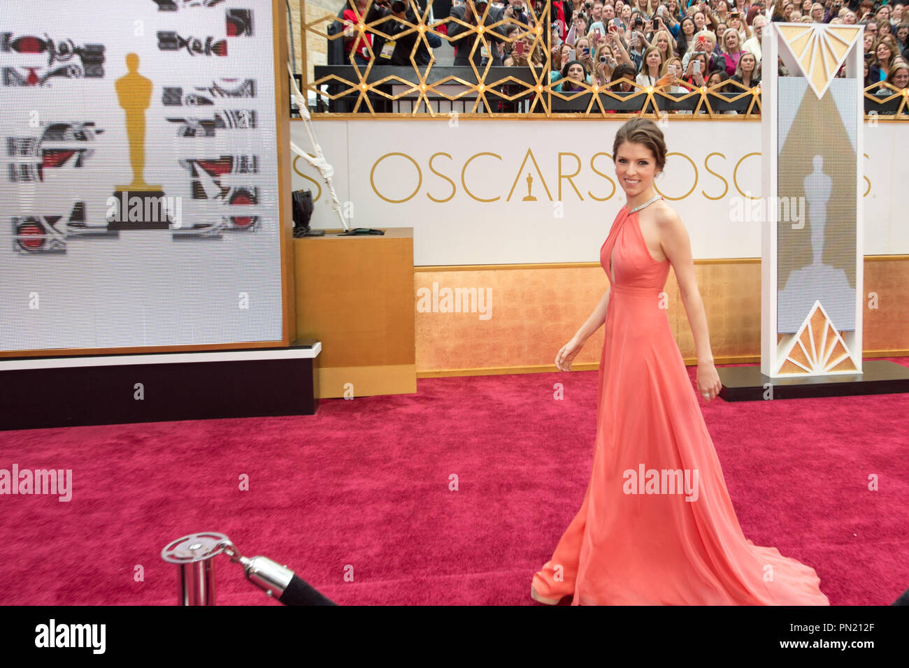 anna-kendrick-2022-oscars