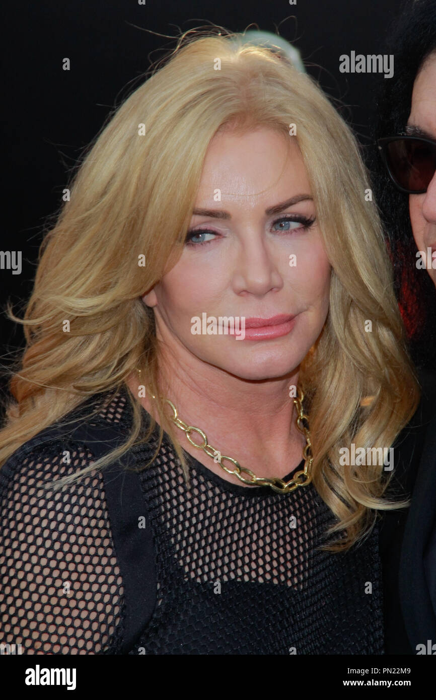 Shannon Tweed Stock Photos & Shannon Tweed Stock Images - Page 2 - Alamy