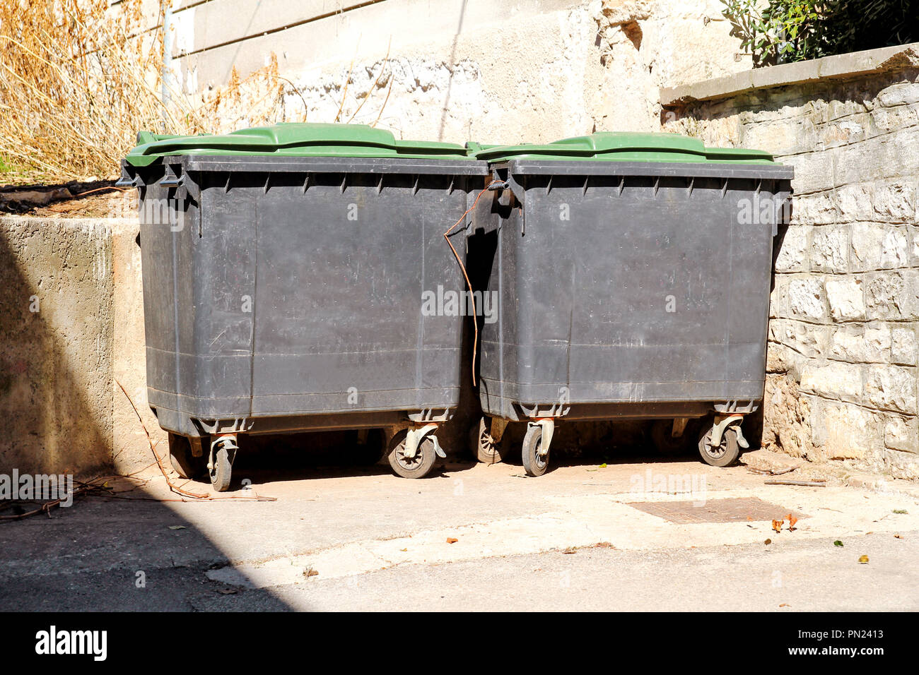 Old Metal Garbage Containers On The Street Trash Dumpsters Dirty Refuse Bins Street Scene Stock Photo Alamy Old Metal Garbage Containers On The Street Trash Dumpsters Dirty Refuse Bins Street Scene Stock Photo Alamy