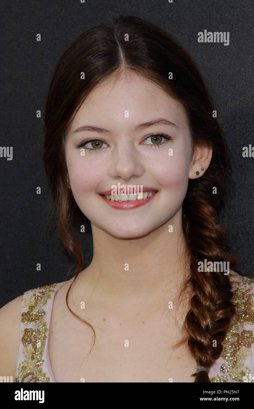 Mackenzie foy nackt